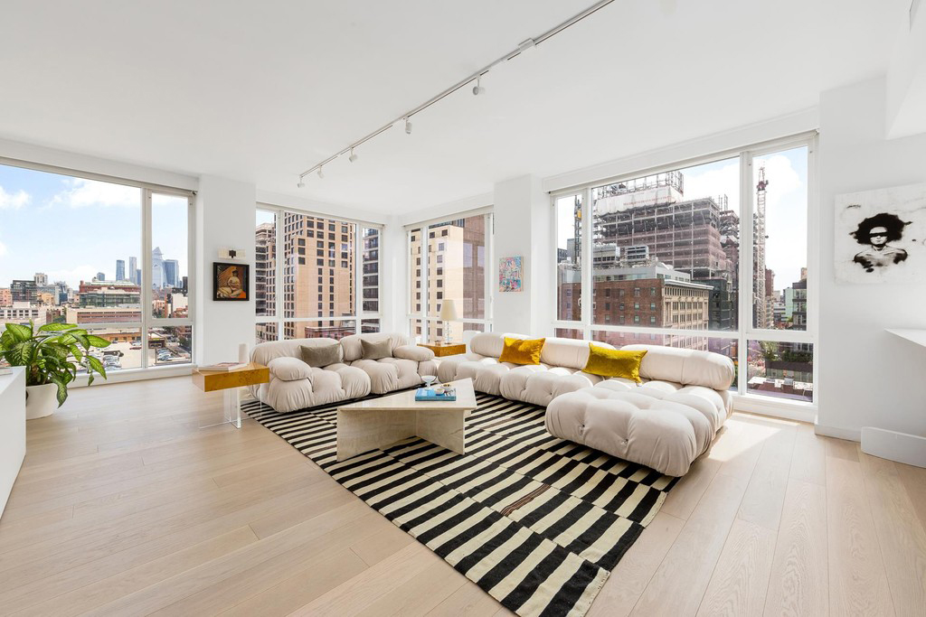 Luxury Manhattan home - representing New York living